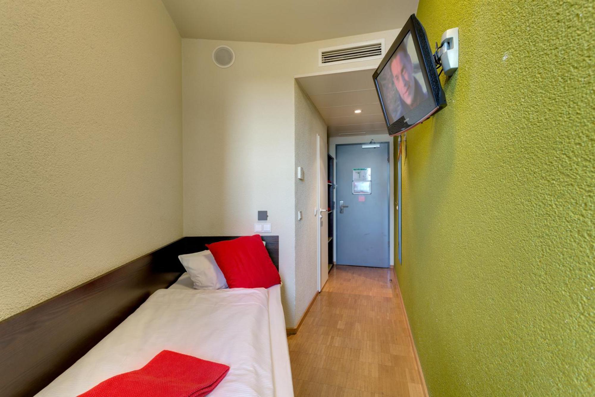 Meininger Hotel Berlin Hauptbahnhof — Bilder 2