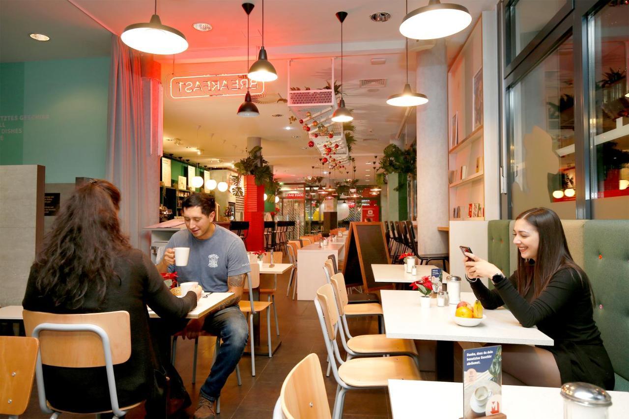 Meininger Hotel Berlin Hauptbahnhof — Bilder 3